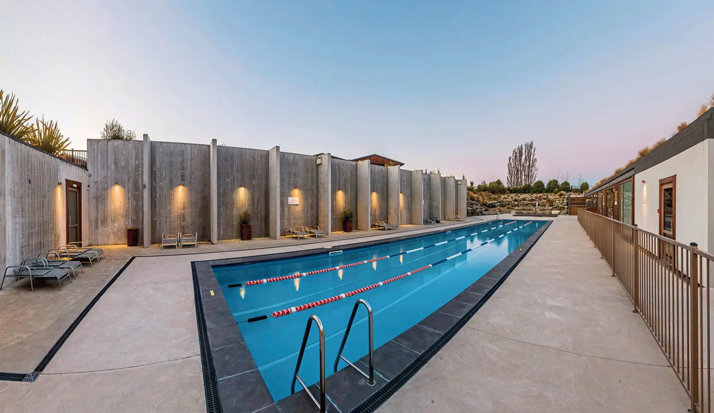 Oakridge Resort Wanaka OUTDOOR_POOL