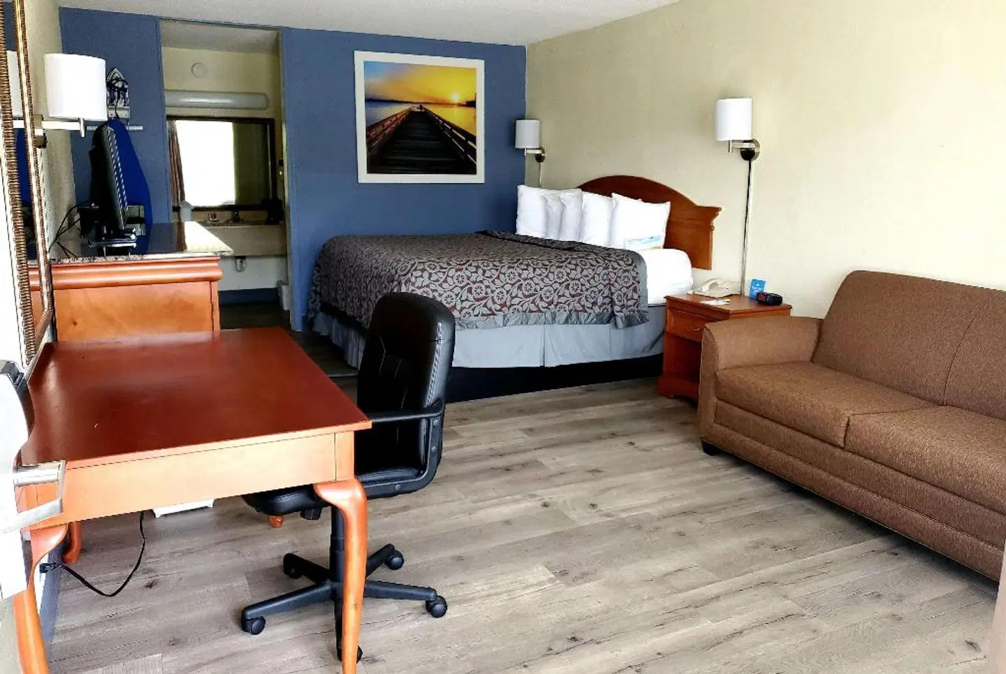 Days Inn by Wyndham Titusville Kennedy Space Center ROOM_EXAMPLE