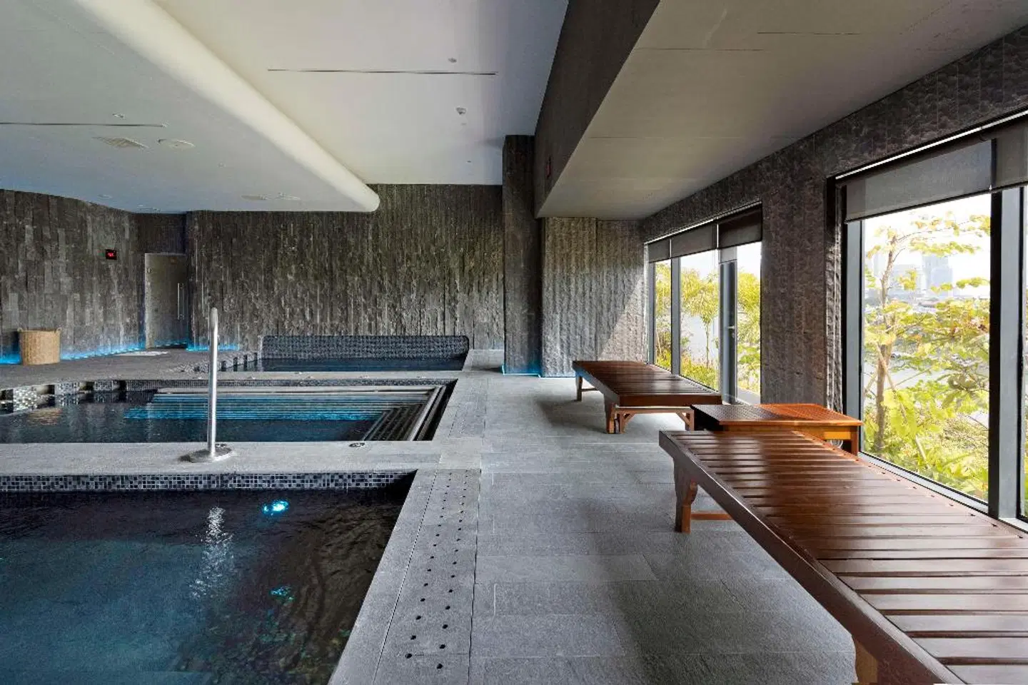 SUN & MOON, Riverside Hotel Hallenbad