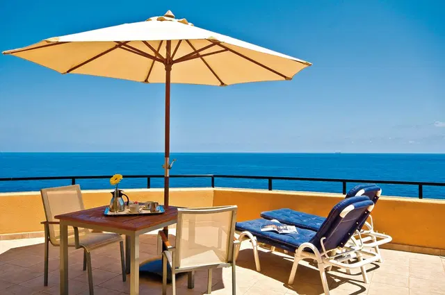 Radisson Blu Resort St. Julian's Terrasse