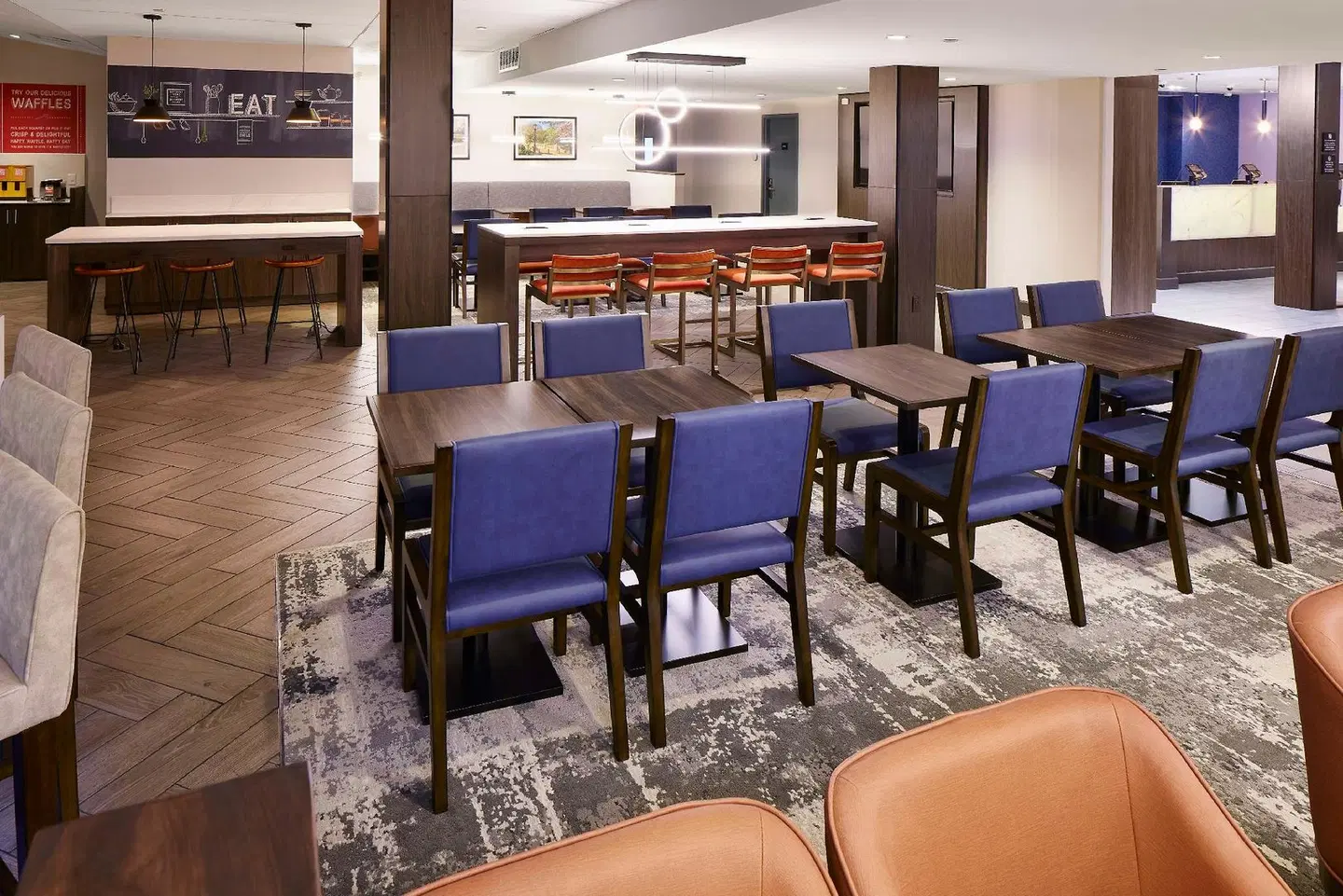 Hampton Inn Newark Airport Bar