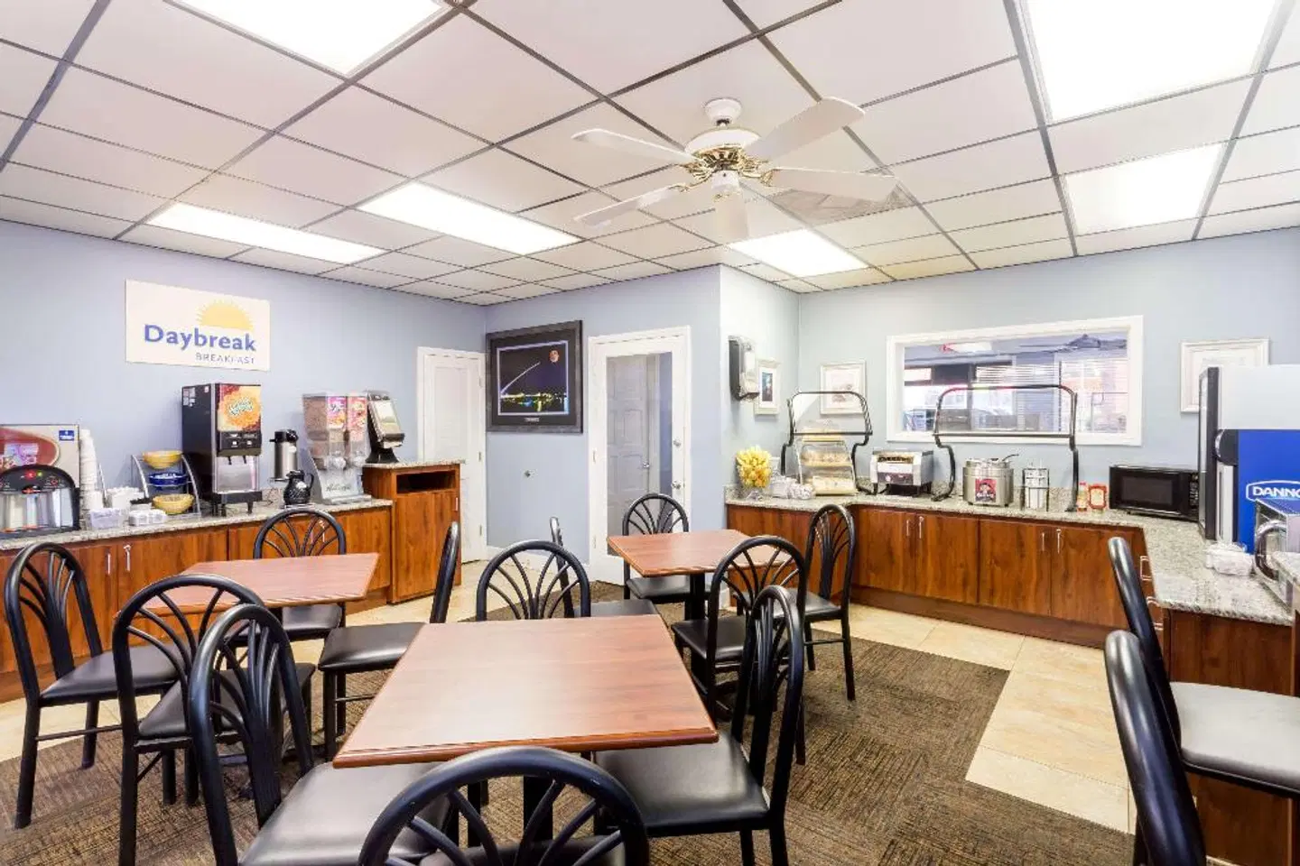 Days Inn by Wyndham Cocoa Beach Port Canaveral SPORTS_AND_LEISURE