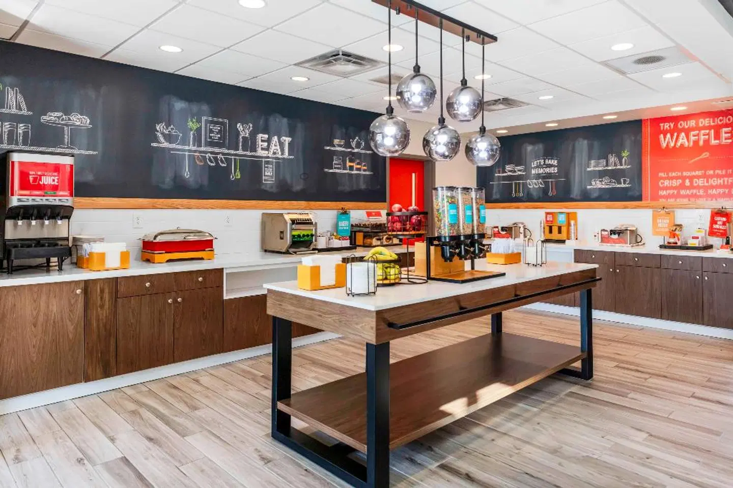 Hampton Inn & Suites Indianapolis West Speedway Bar