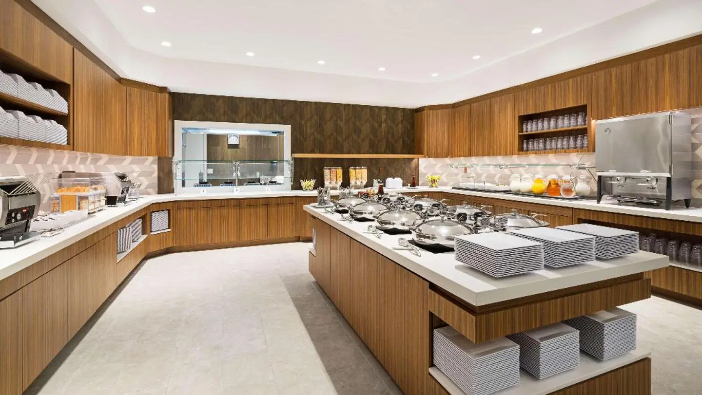 Hyatt House Washington DC / The Wharf Restaurant