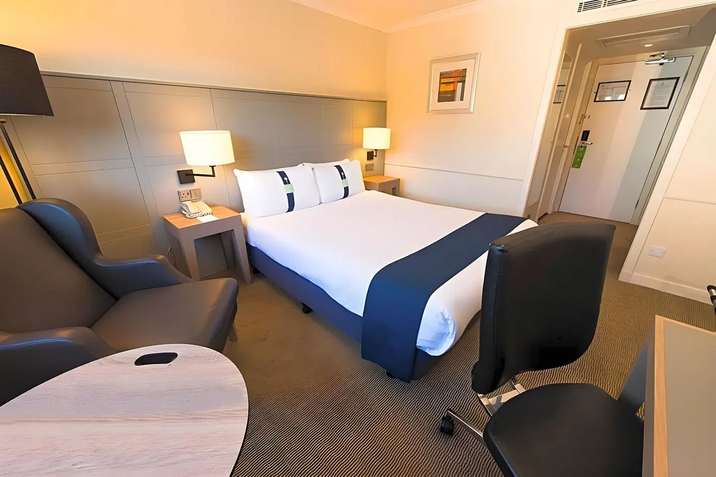 Holiday Inn Cardiff City ROOM_EXAMPLE