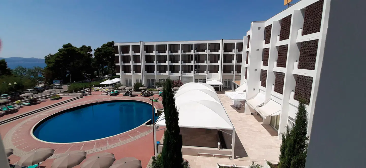 Hotel Kolovare EXTERIOR