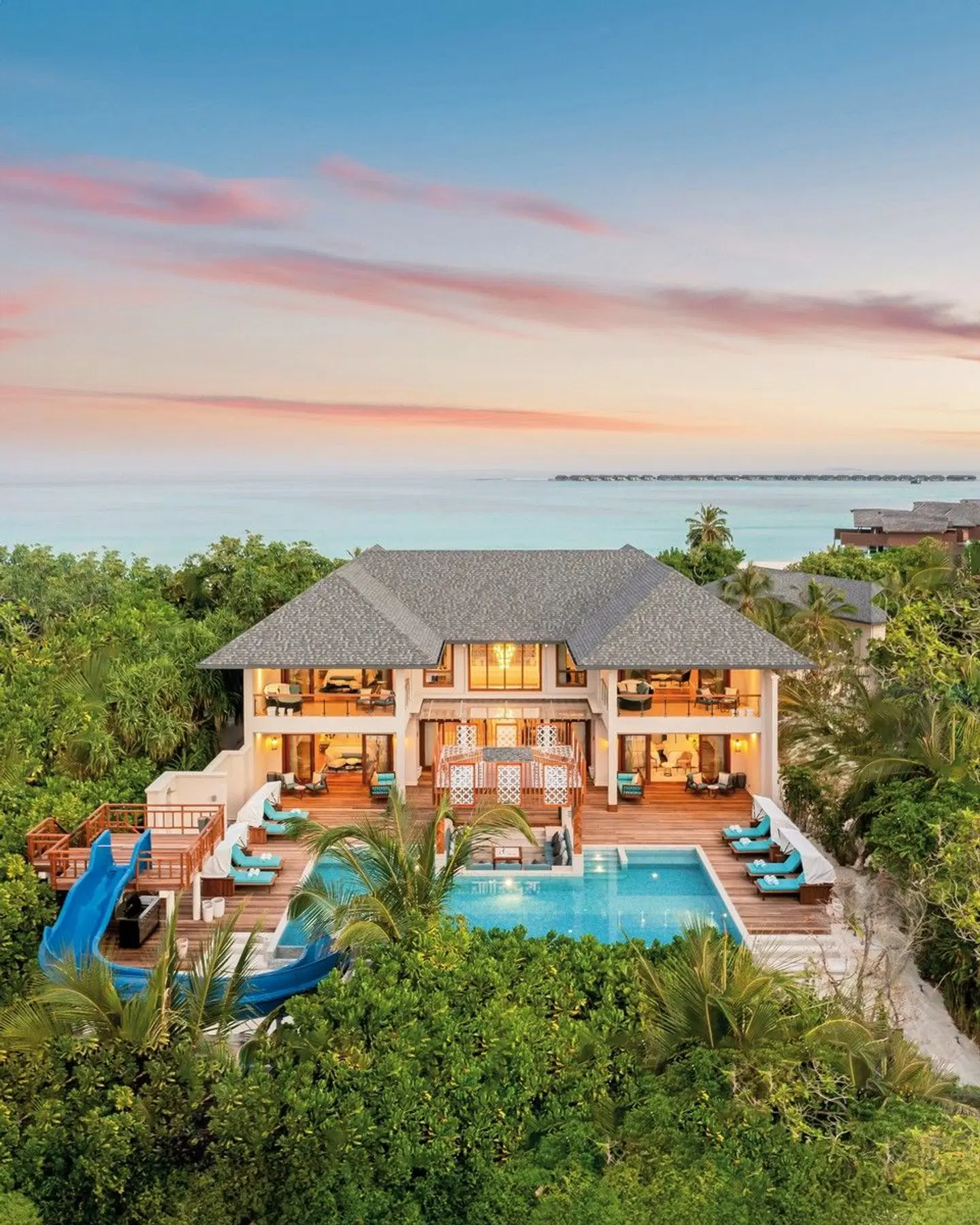 Hideaway Beach Resort & Spa EXTERIOR