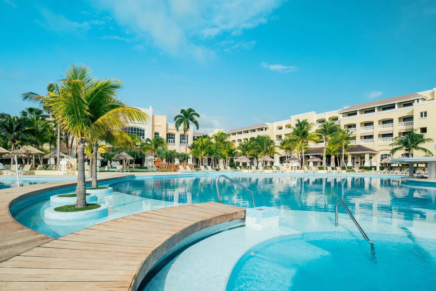 Iberostar Waves Rose Hall Beach OUTDOOR_POOL