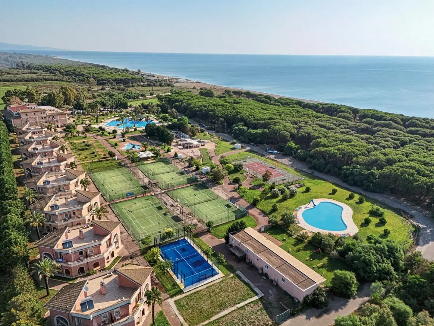 BV Airone Resort OUTDOOR_POOL