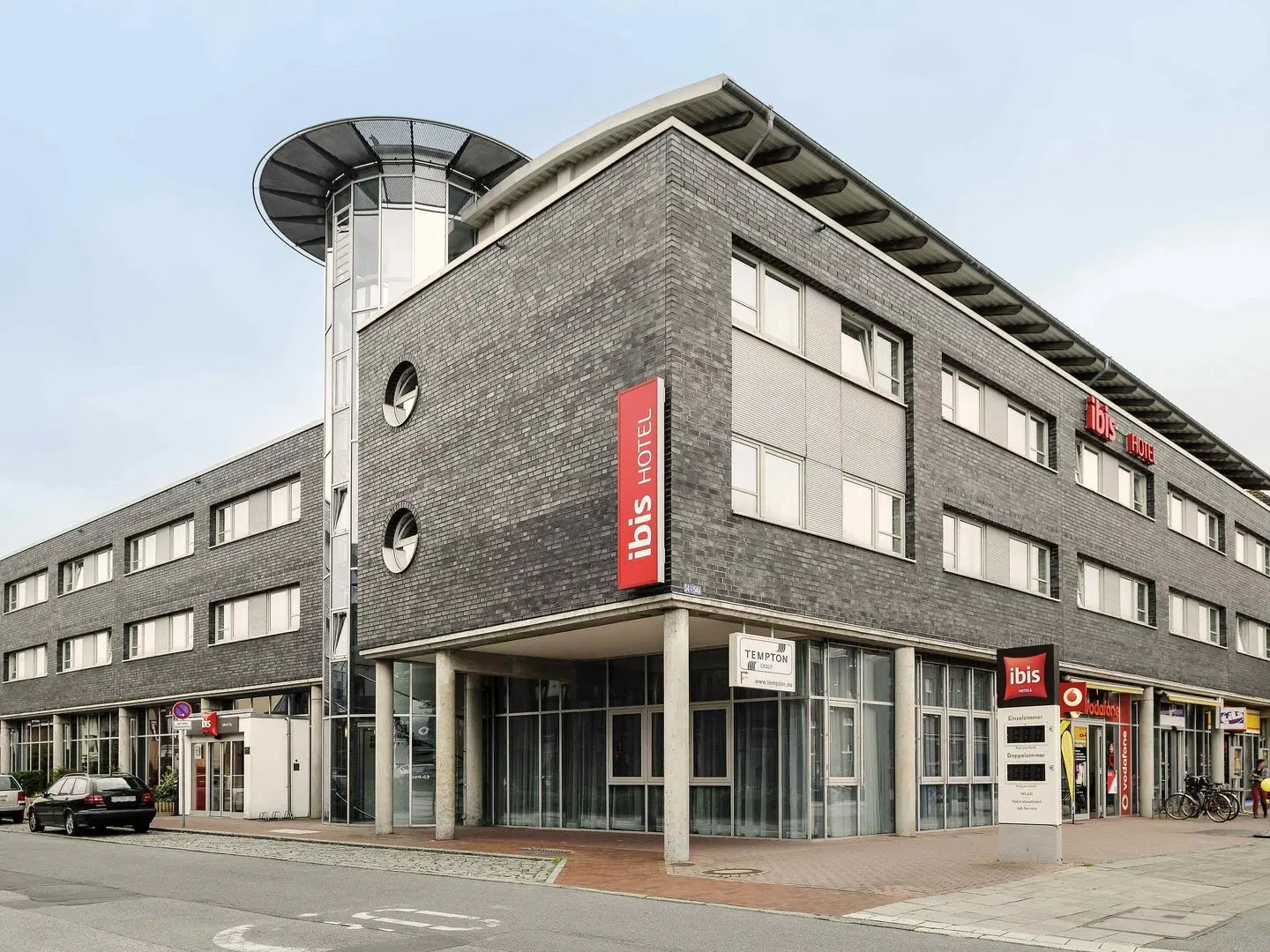 ibis Luebeck City EXTERIOR