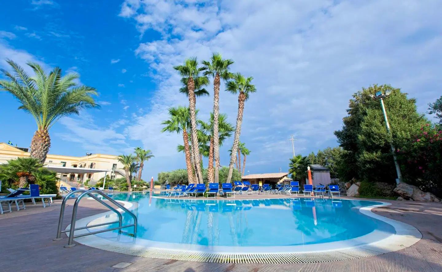 Delfino Beach OUTDOOR_POOL