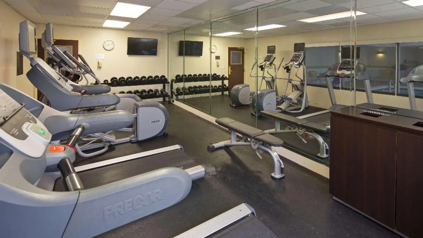 Baton Rouge LSU/Medical Corridor Inn & Suites SPORTS_AND_LEISURE