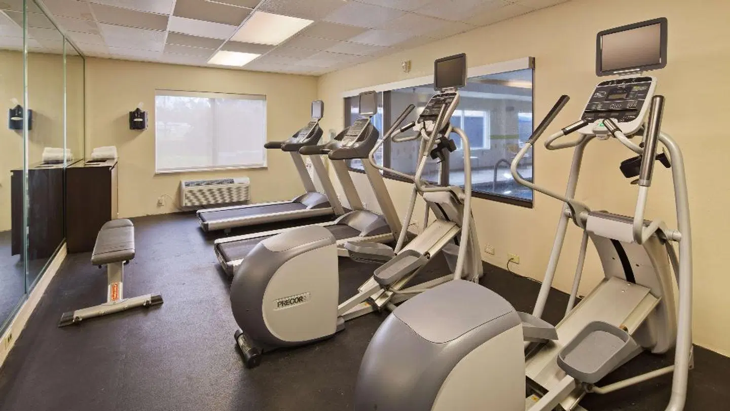 Baton Rouge LSU/Medical Corridor Inn & Suites SPORTS_AND_LEISURE