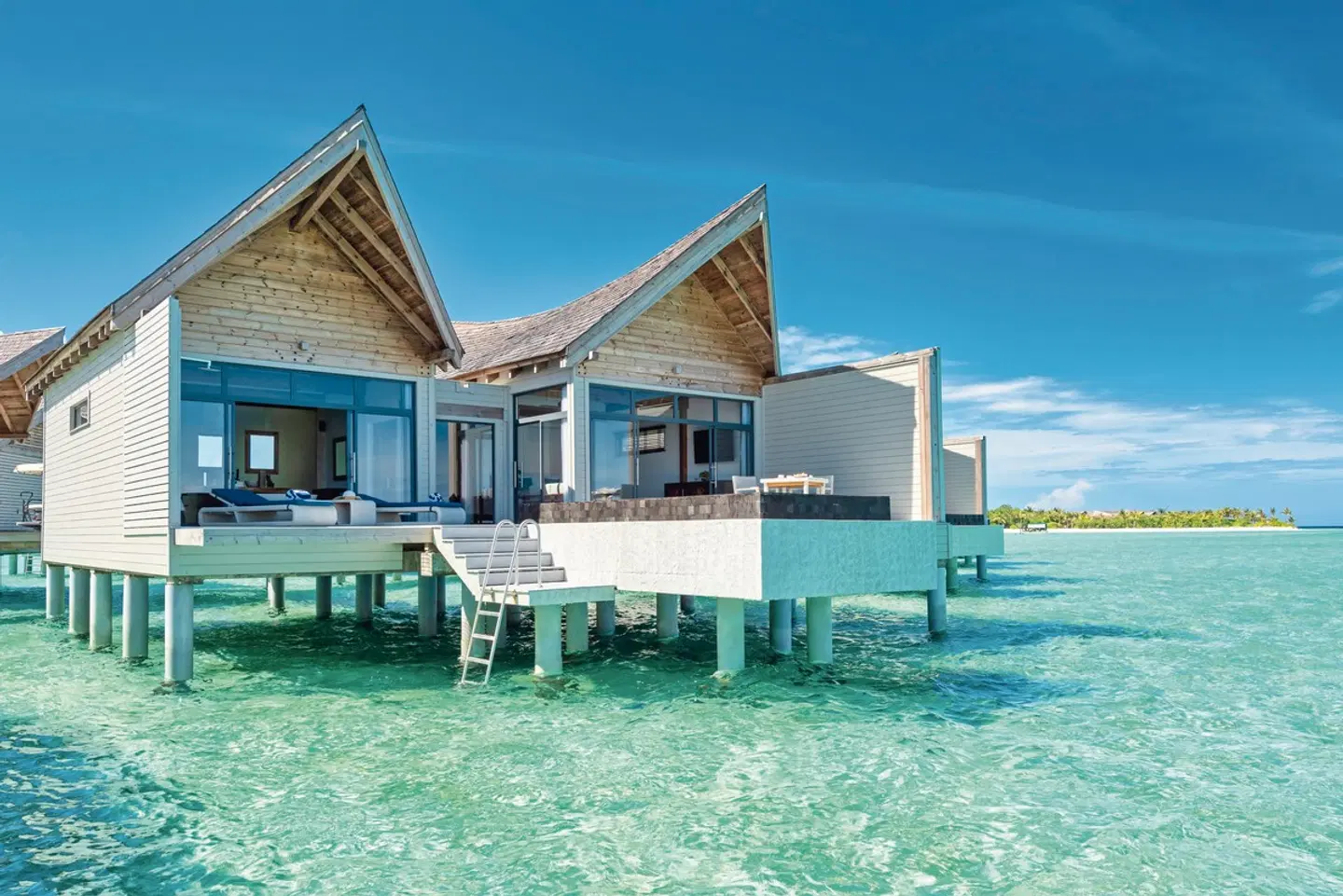 Kuredhivaru Resort and Spa Maldives OUTDOOR_POOL