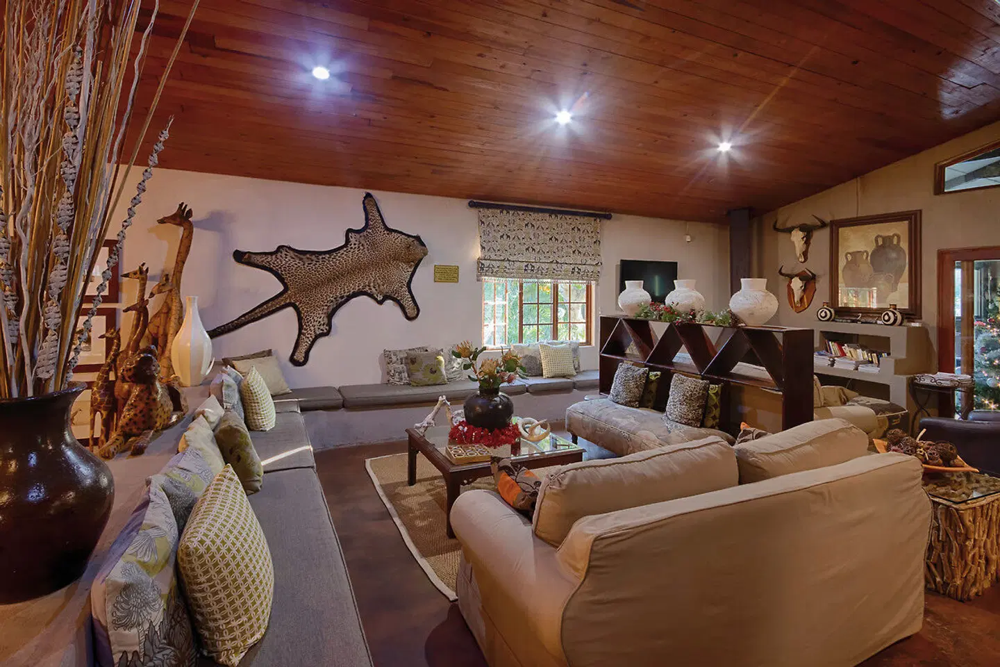 Emdoneni Lodge LOUNGE_LOBBY