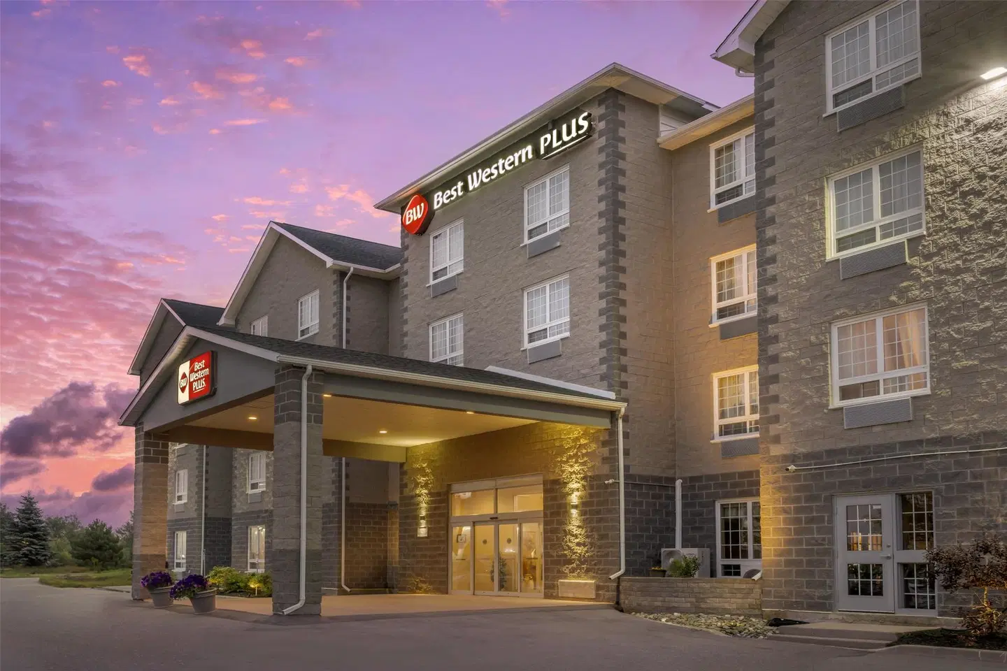 Best Western Plus Saint John Hotel & Suites EXTERIOR