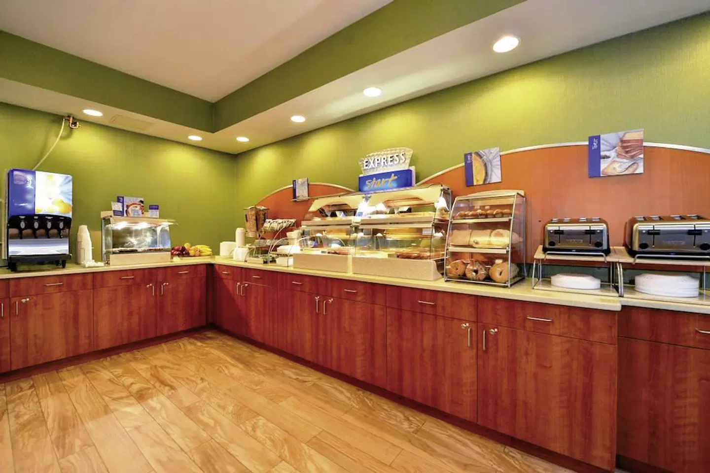 Holiday Inn Express Manhattan Midtown West Restaurant