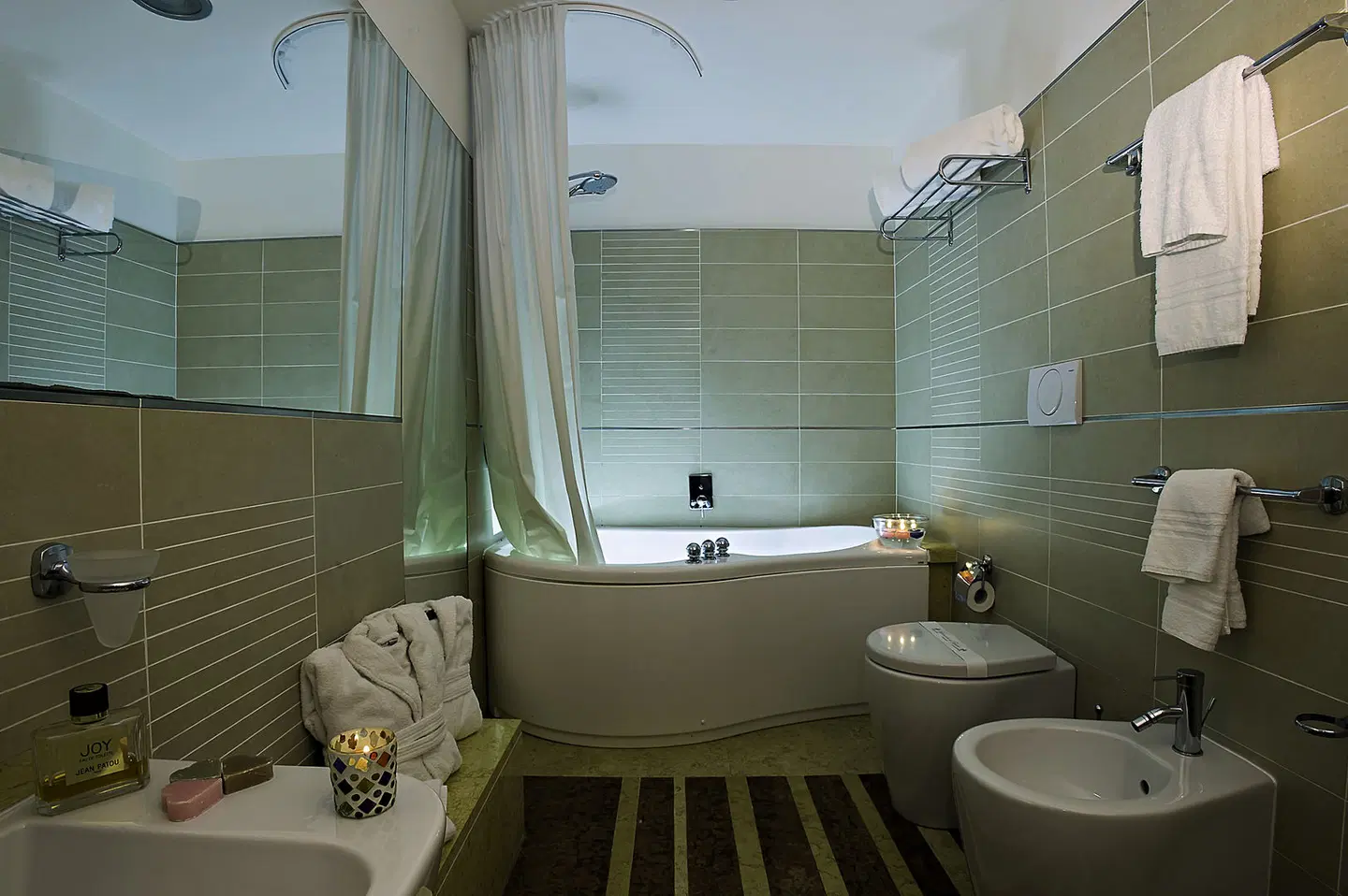 Mahara Hotel & Wellness Badezimmer