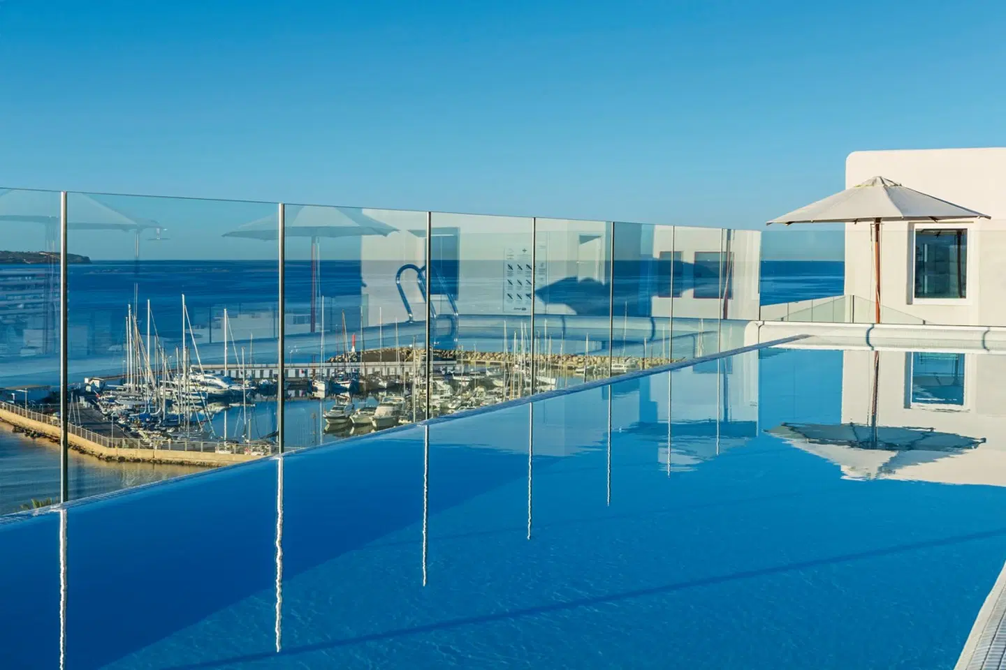 HM Alma Beach OUTDOOR_POOL