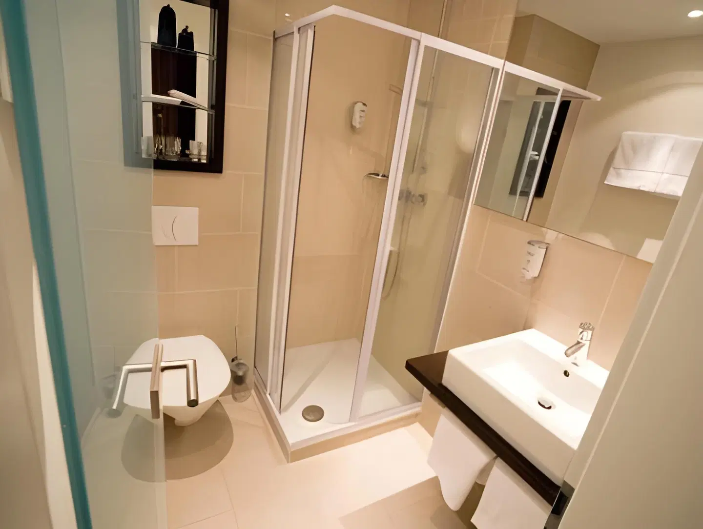 AVITAL Resort Winterberg Badezimmer