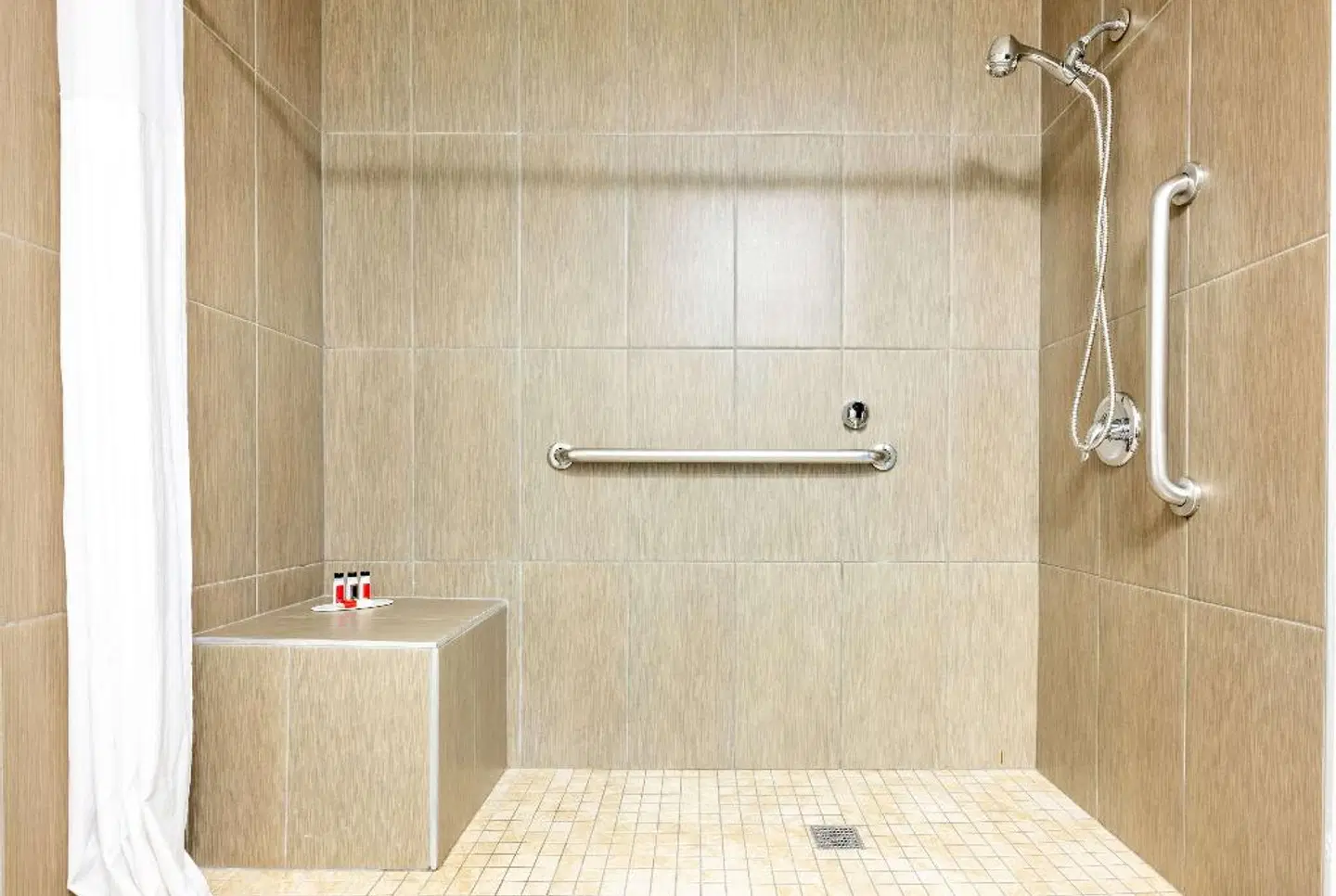 Days Inn by Wyndham Santa Monica/Los Angeles Badezimmer