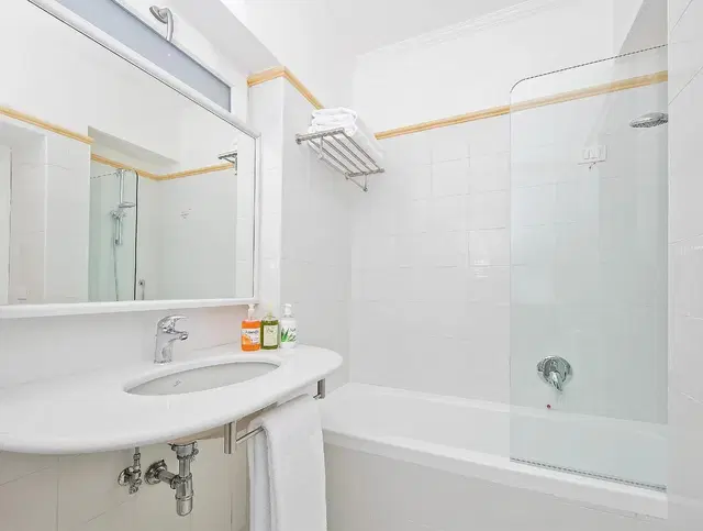 Hotel Syrene Capri BATHROOM