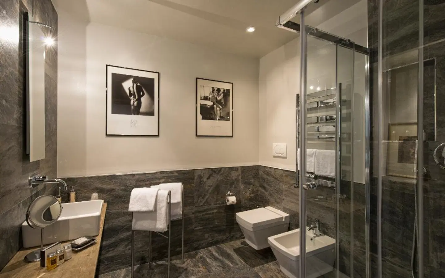 The Independent Suites Badezimmer