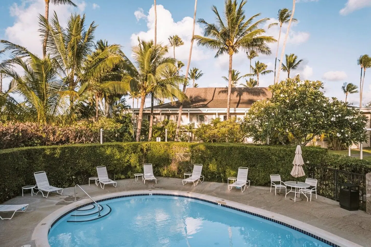 Plantation Hale Suites OUTDOOR_POOL