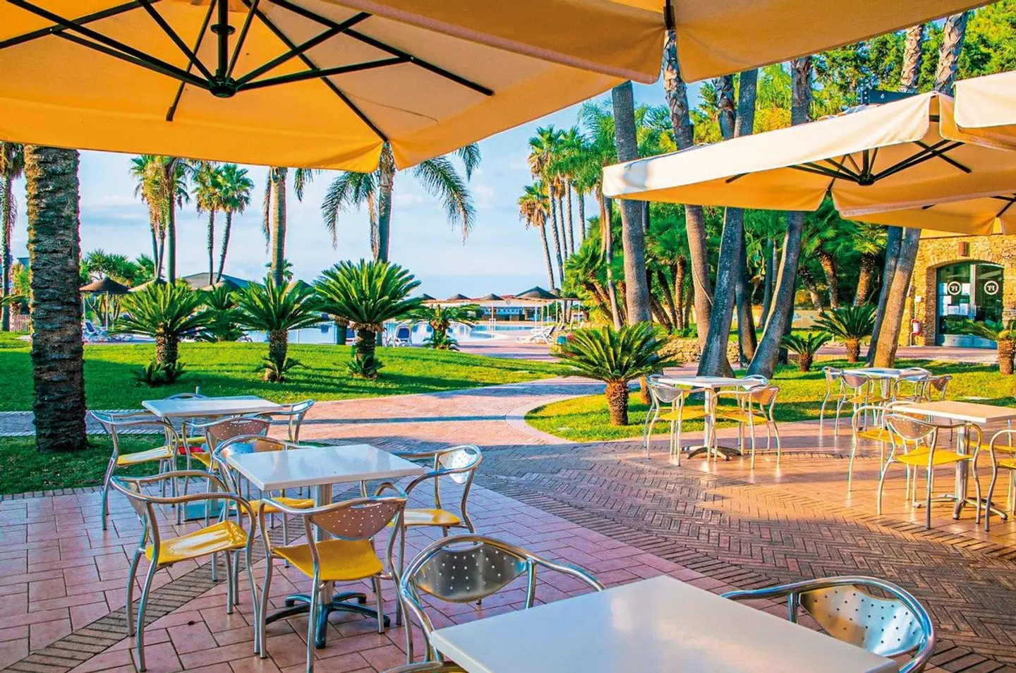 TH Le Castella Baia degli Dei Terrasse