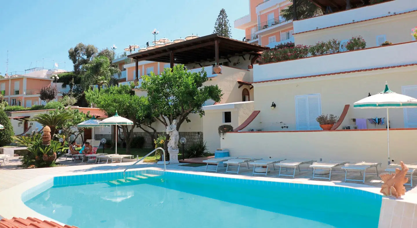 Terme La Pergola & Villa Flavio OUTDOOR_POOL