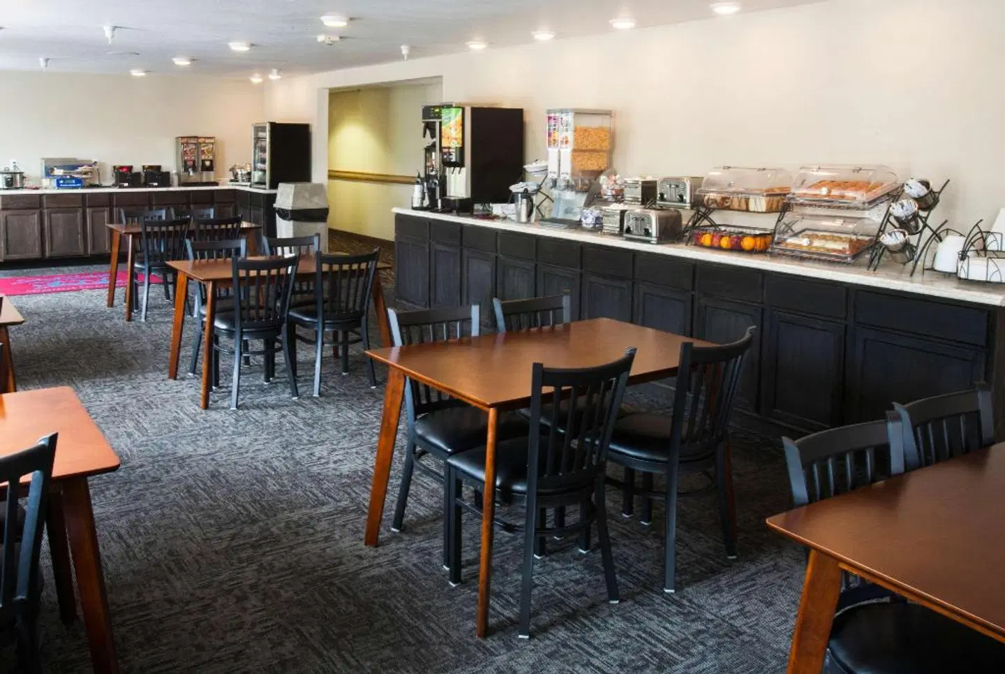 Baymont by Wyndham Keystone Near Mt. Rushmore Bar