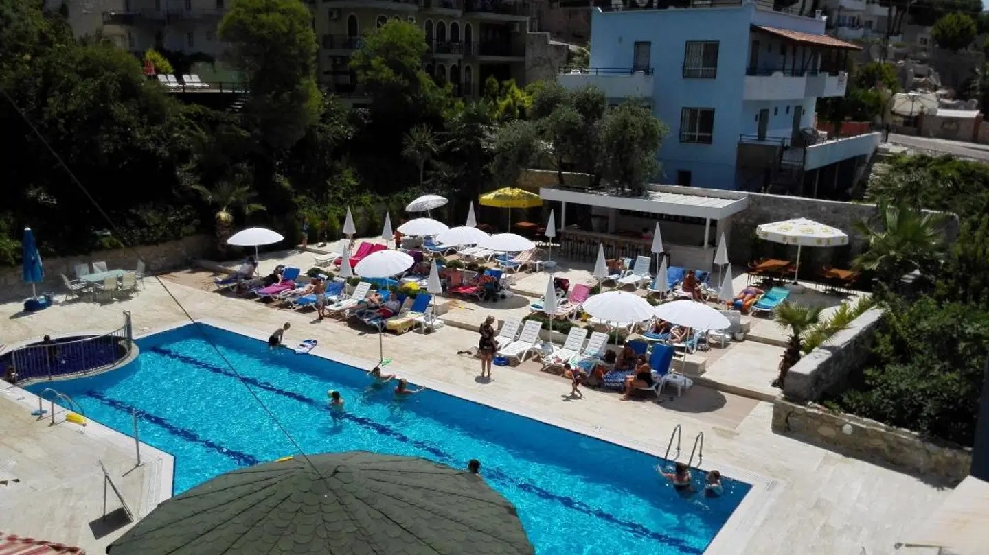 Tuntas Family Suites Kusadasi OUTDOOR_POOL