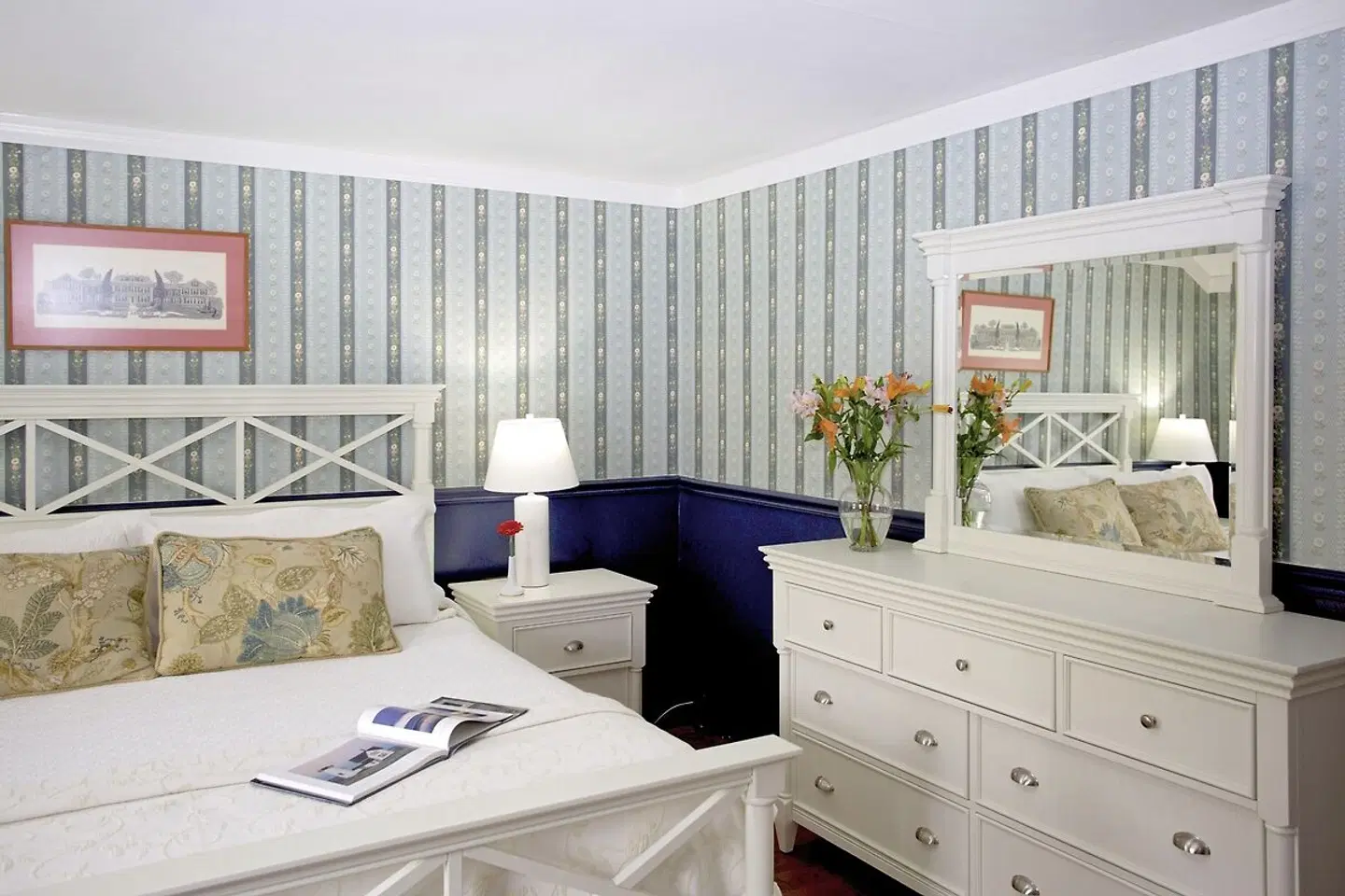 Queen Anne Inn ROOM_EXAMPLE