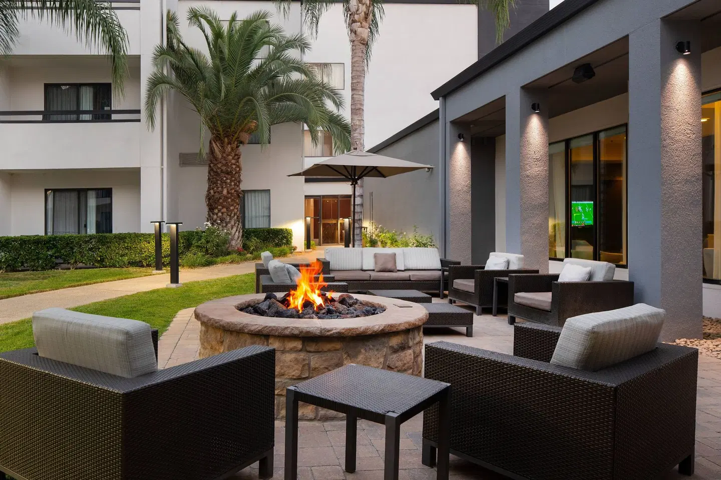 Courtyard by Marriott Fresno Terrasse