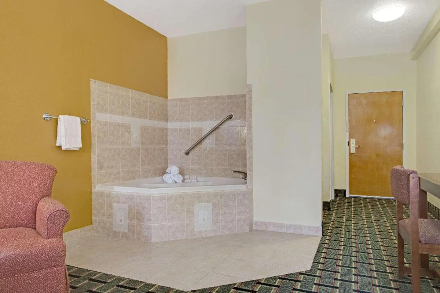 Super 8 by Wyndham Daytona Beach HEALTH_BEAUTY