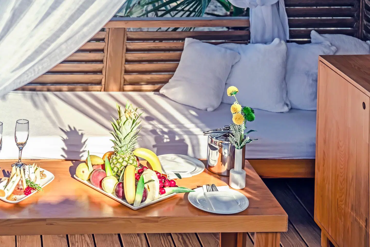 Royal Wings Hotel PEOPLE