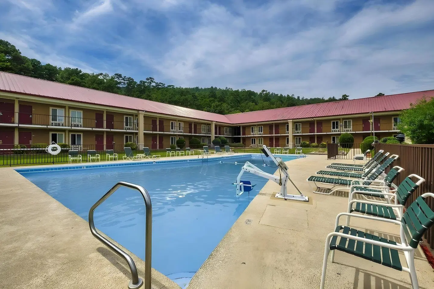 Hotel Taurus OUTDOOR_POOL