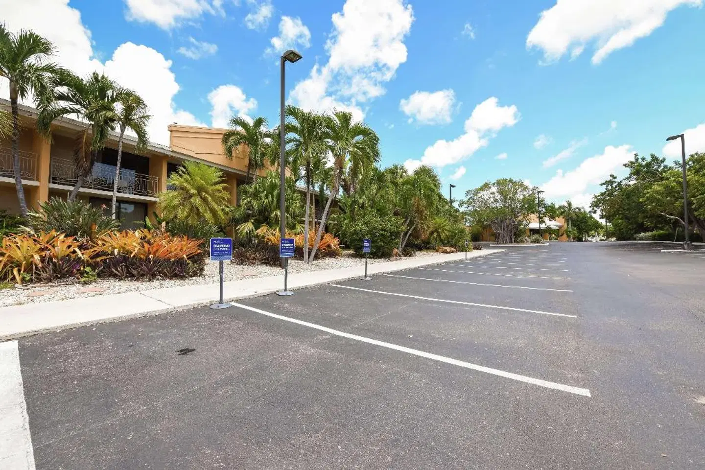 Hampton Inn Key Largo, FL EXTERIOR