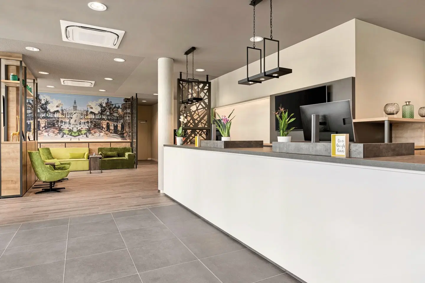 Super 8 by Wyndham Dresden LOUNGE_LOBBY