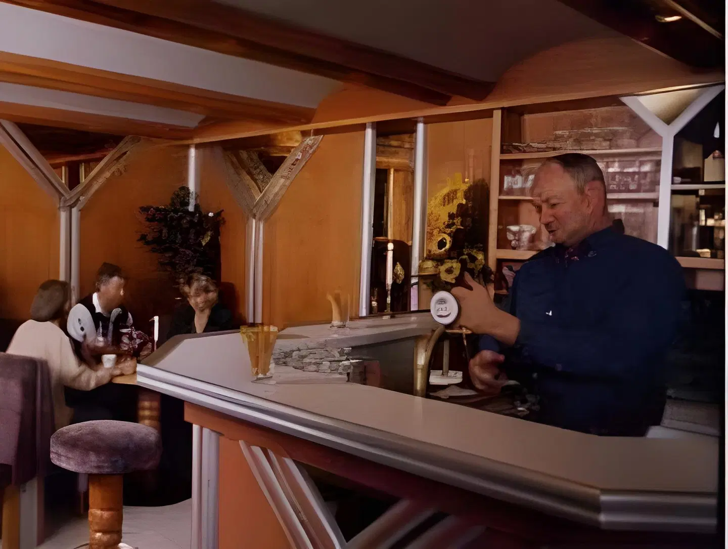 Andreas LOUNGE_LOBBY