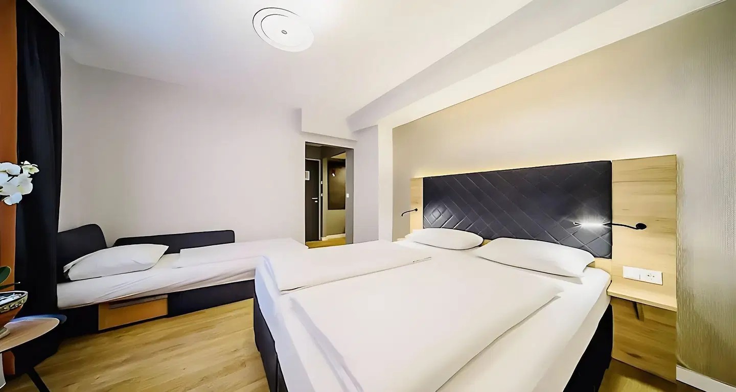 Hotel Rieker am Hauptbahnhof ROOM_EXAMPLE