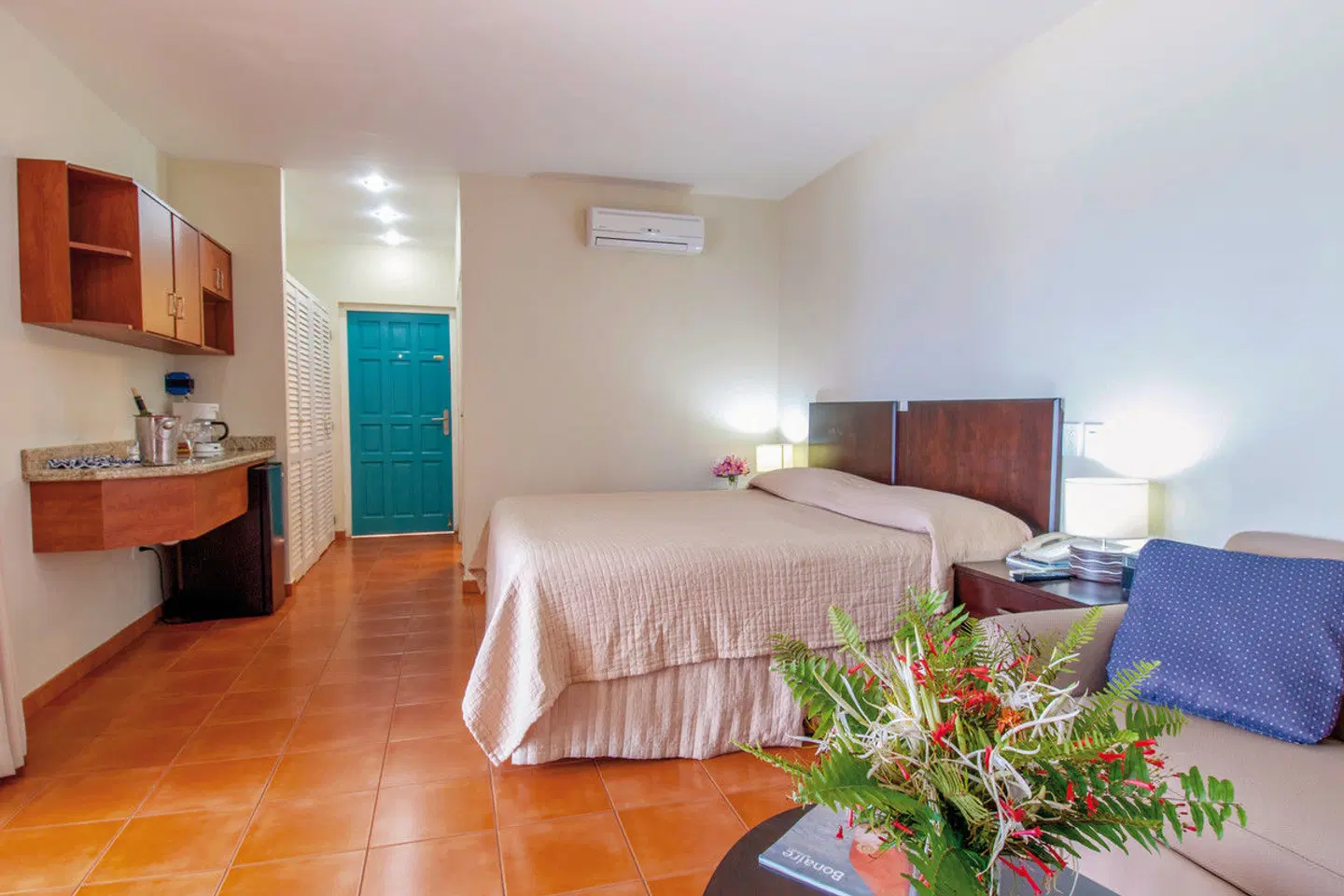 Captain Don's Habitat ROOM_EXAMPLE