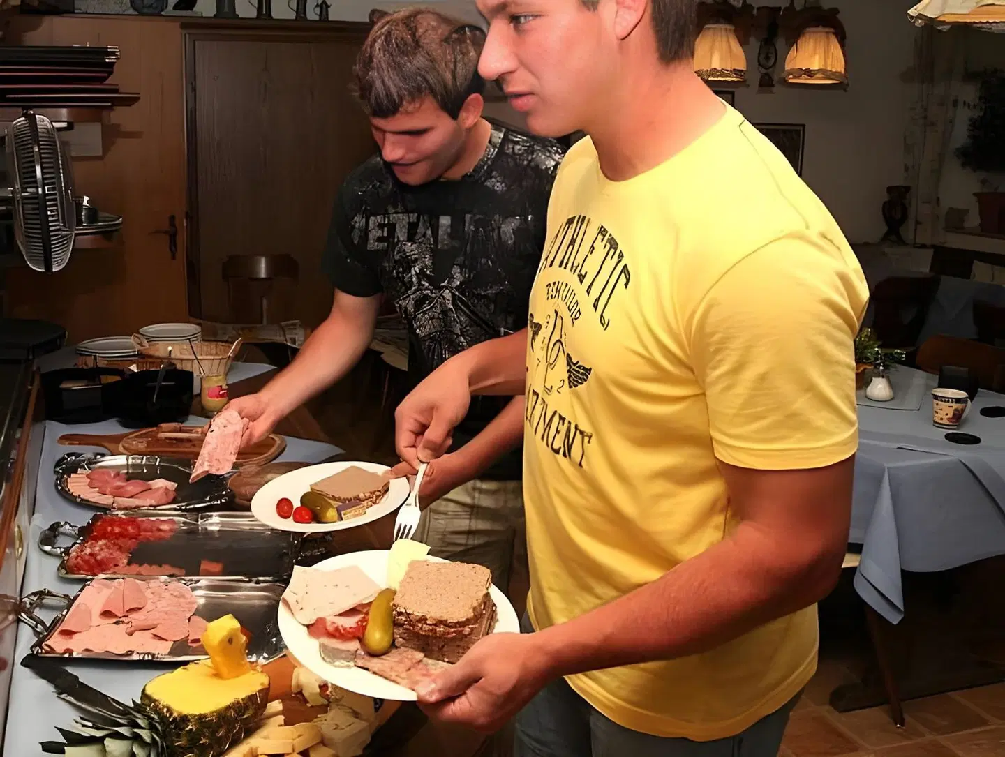 Gasthof Metzgerei Neumeyer PEOPLE