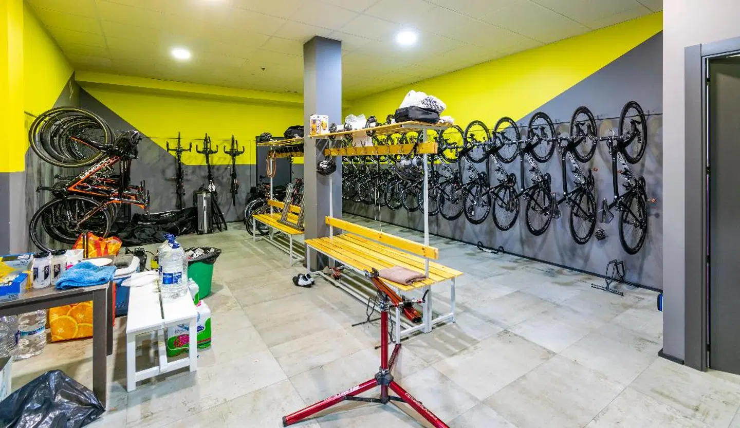 Cap Negret SPORTS_AND_LEISURE