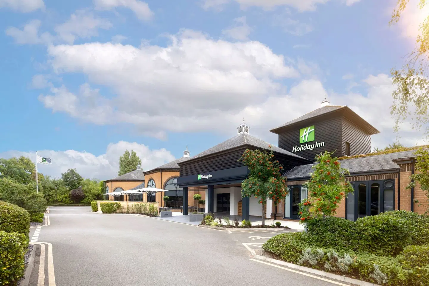 Holiday Inn Gloucester - Cheltenham EXTERIOR