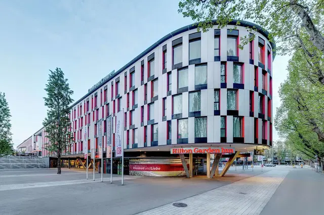 Hilton Garden Inn Stuttgart NeckarPark EXTERIOR