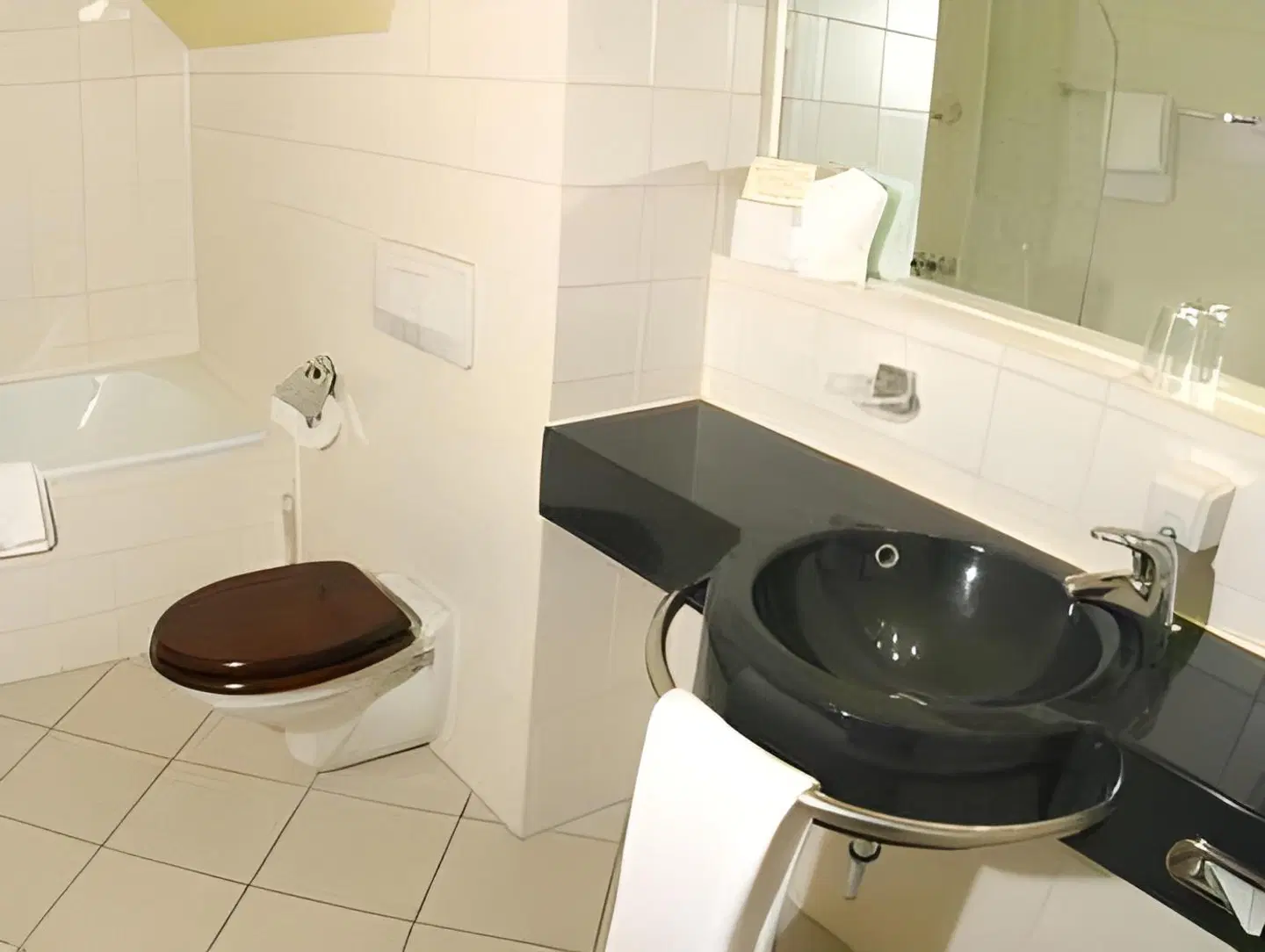 Avenon Privathotel Schwaiger Hof Badezimmer