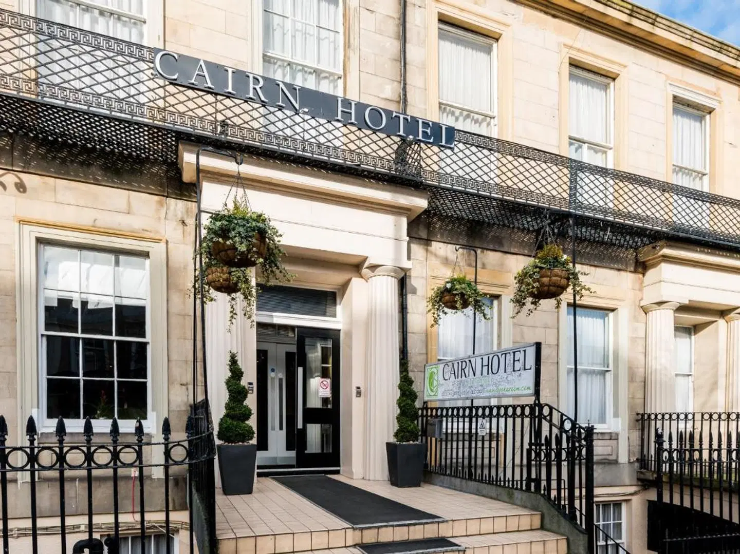 Cairn Hotel Edinburgh EXTERIOR