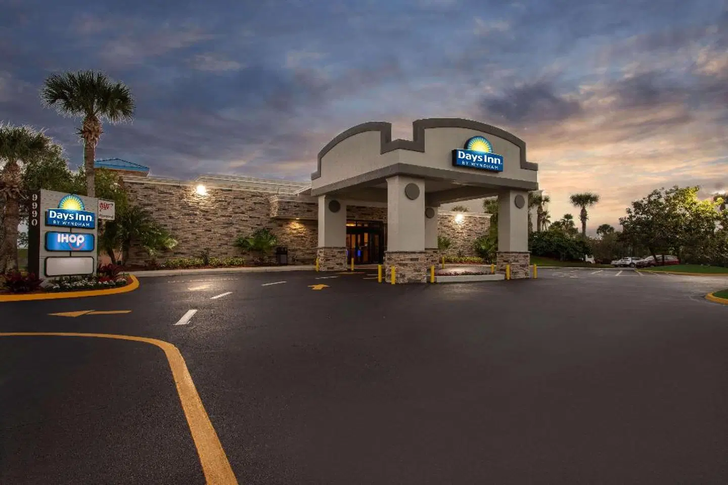 Days Inn by Wyndham Orlando Conv. Center/International Dr EXTERIOR