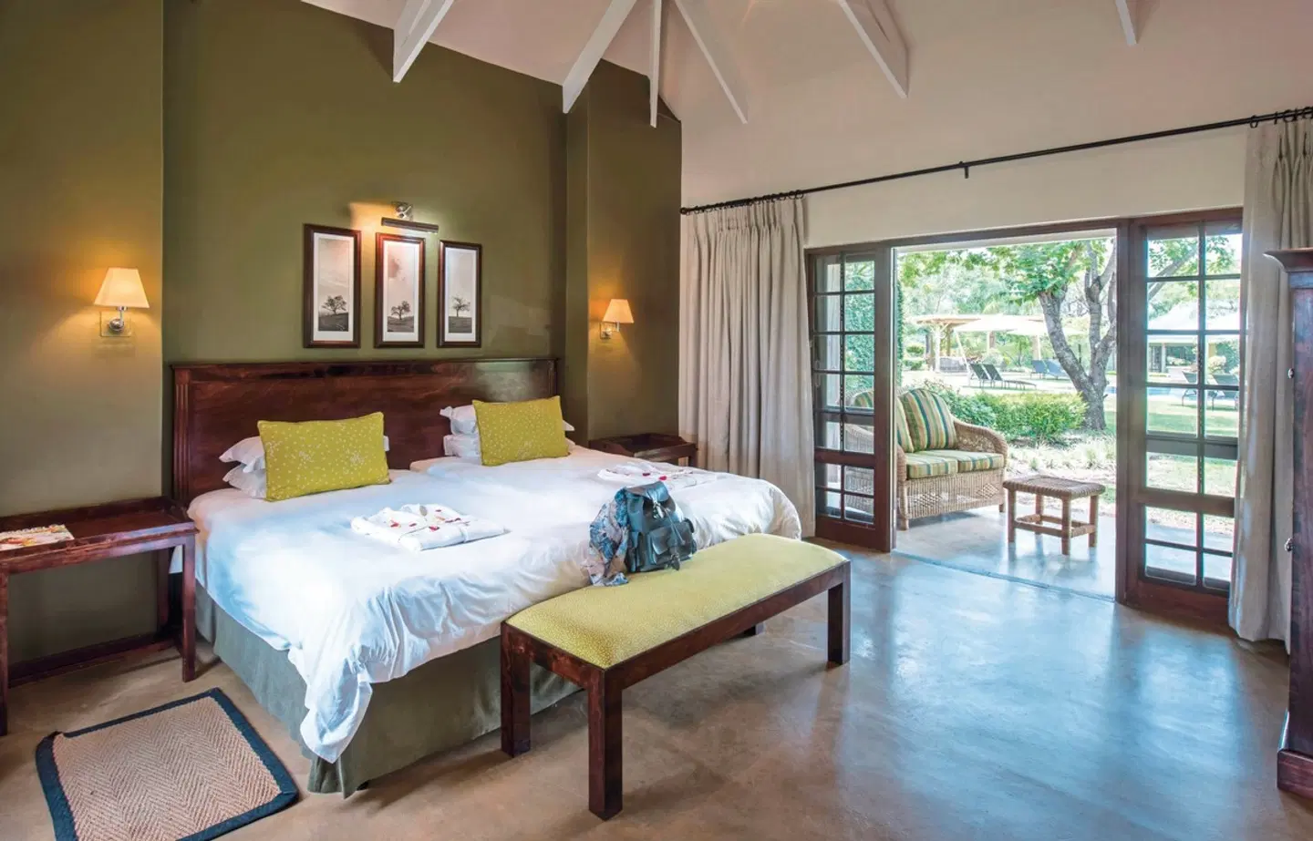 Perrys Bridge Hollow Boutique ROOM_EXAMPLE